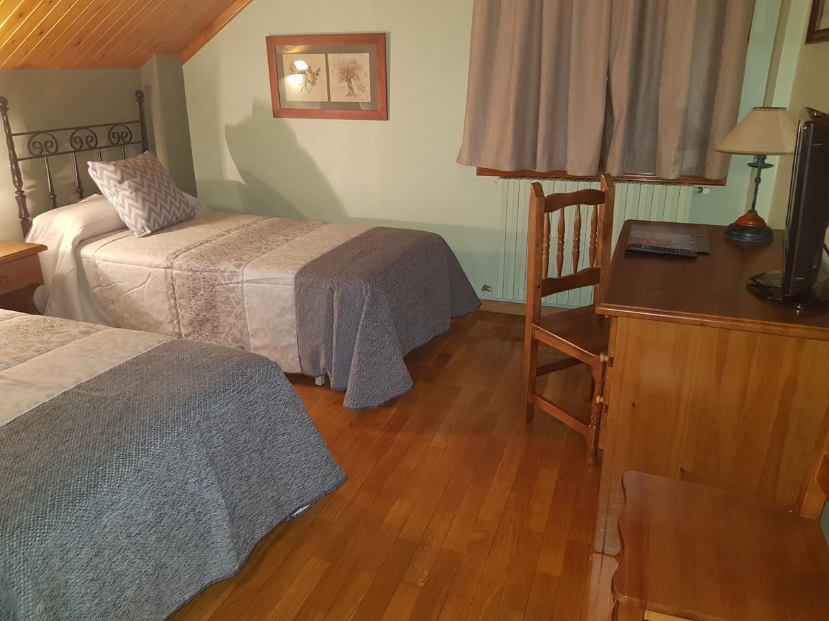 Aparta-Hotel Puertolas Escuer Екстериор снимка